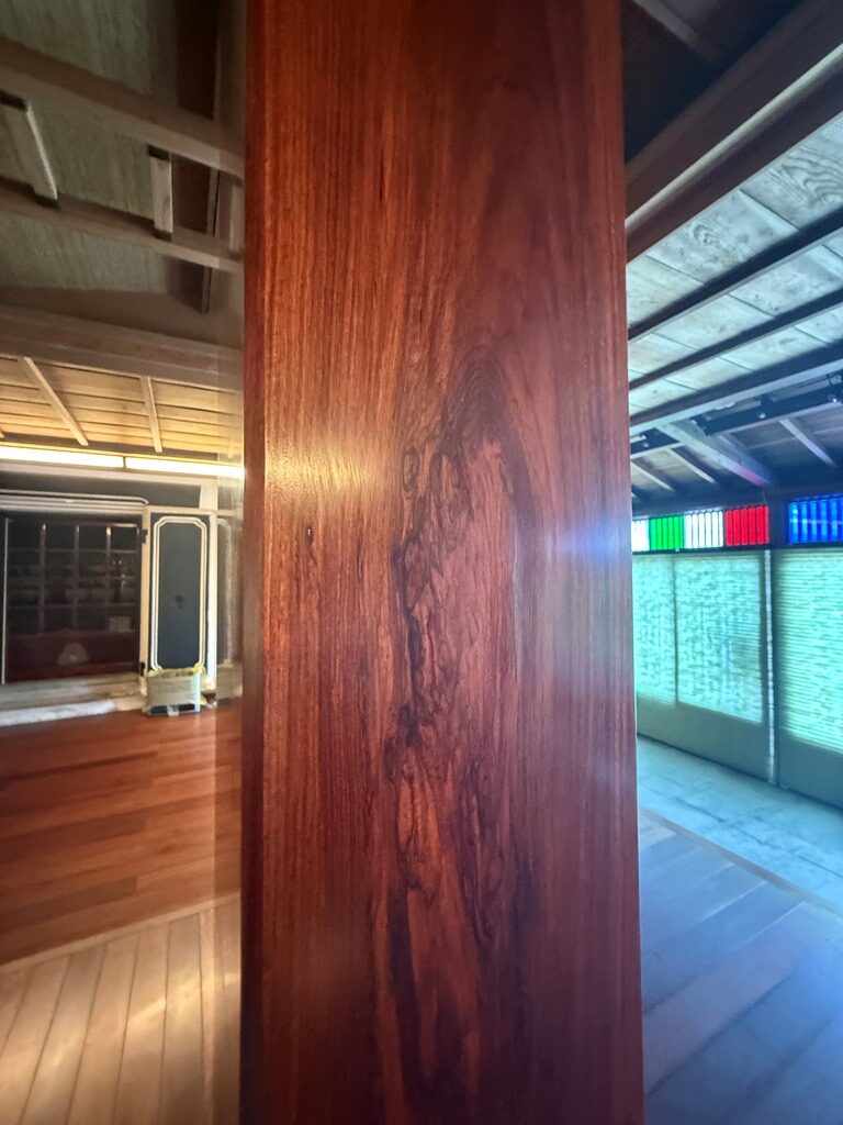 出雲崎町の旧呉服店海岸線沿い集落に建つ、2つの土蔵を取り込んだグッドデザイン賞受賞古民家物件